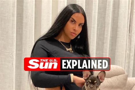 Drake's new girlfriend Johanna Leia isn't afraid to show the rapper love publicly days after they got caught on a romantic date at Dodgers stadium. The model, whose age is unknown, posted a series ...